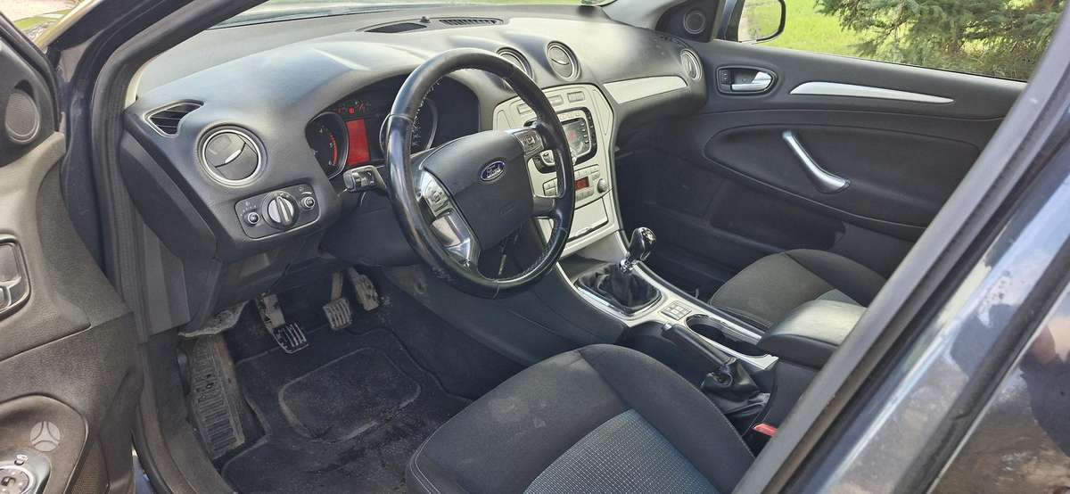 Ford Mondeo 2010 — photo 7