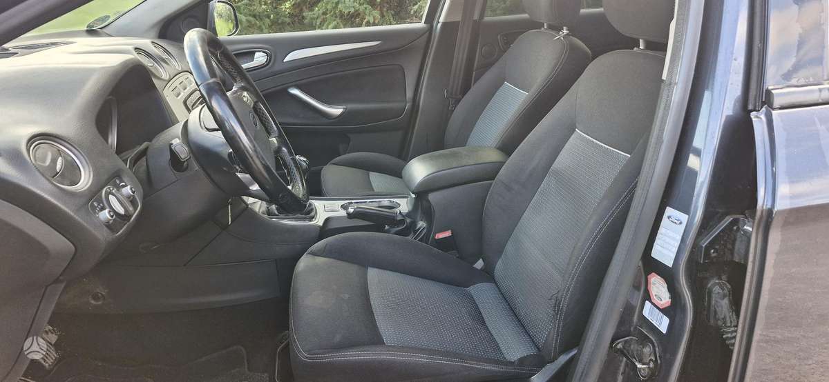 Ford Mondeo 2010 — photo 8
