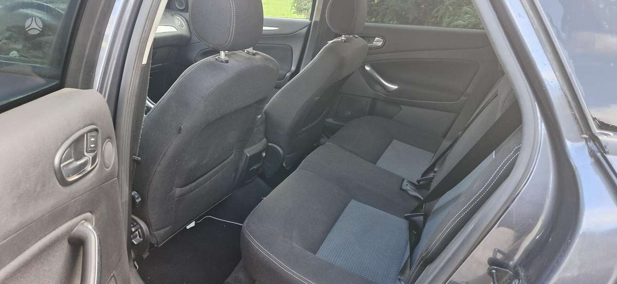 Ford Mondeo 2010 — photo 9