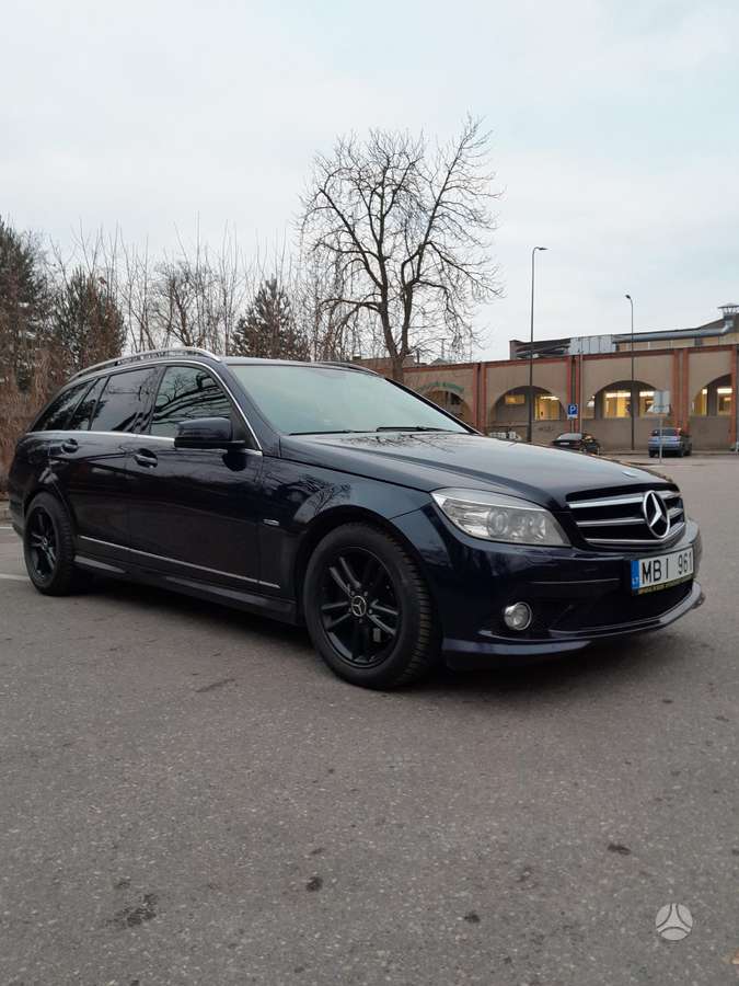 Mercedes-Benz C250 2010 — photo 7
