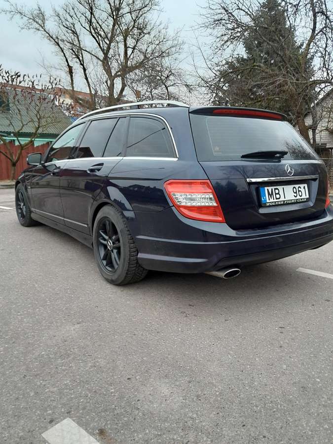 Mercedes-Benz C250 2010 — photo 8