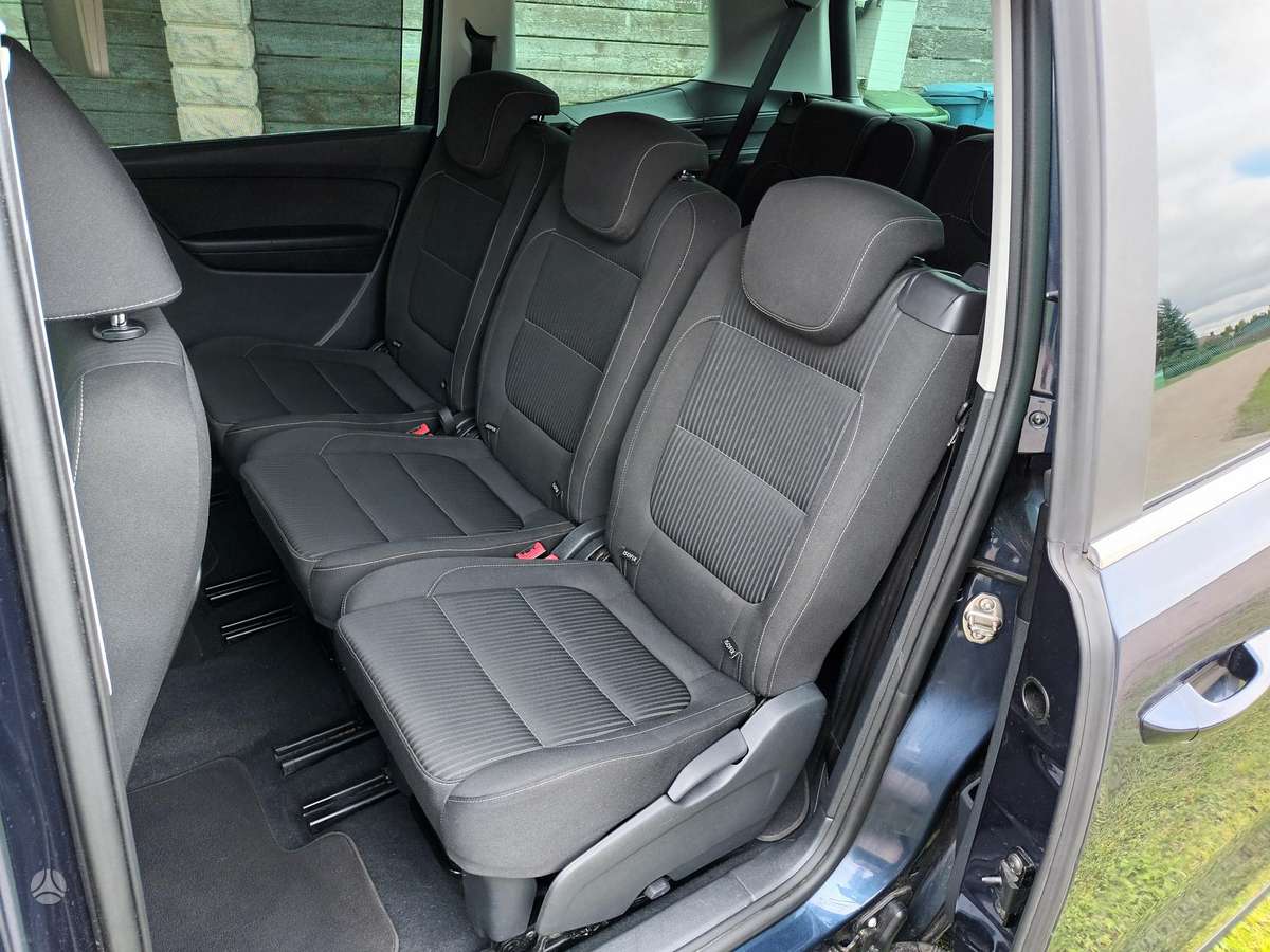 Seat Alhambra 2012 — photo 10