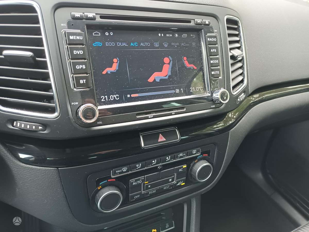 Seat Alhambra 2012 — photo 14
