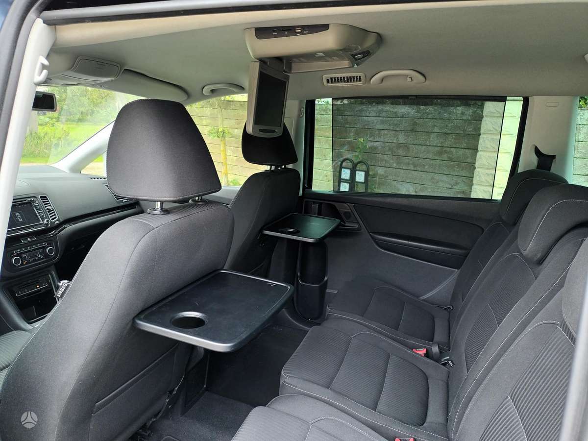 Seat Alhambra 2012 — photo 16