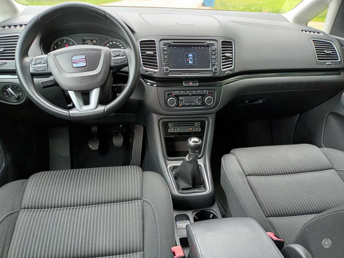 Seat Alhambra 2012 — photo 6