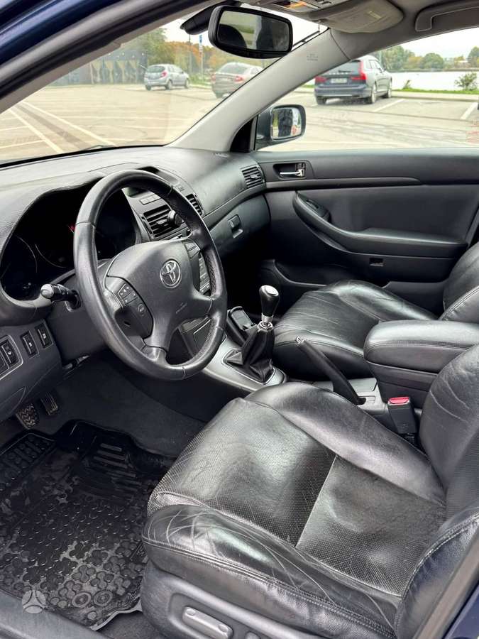 Toyota Avensis 2005 — photo 14