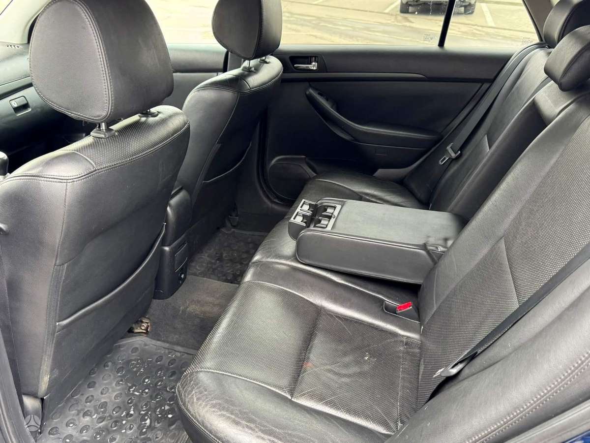 Toyota Avensis 2005 — photo 16