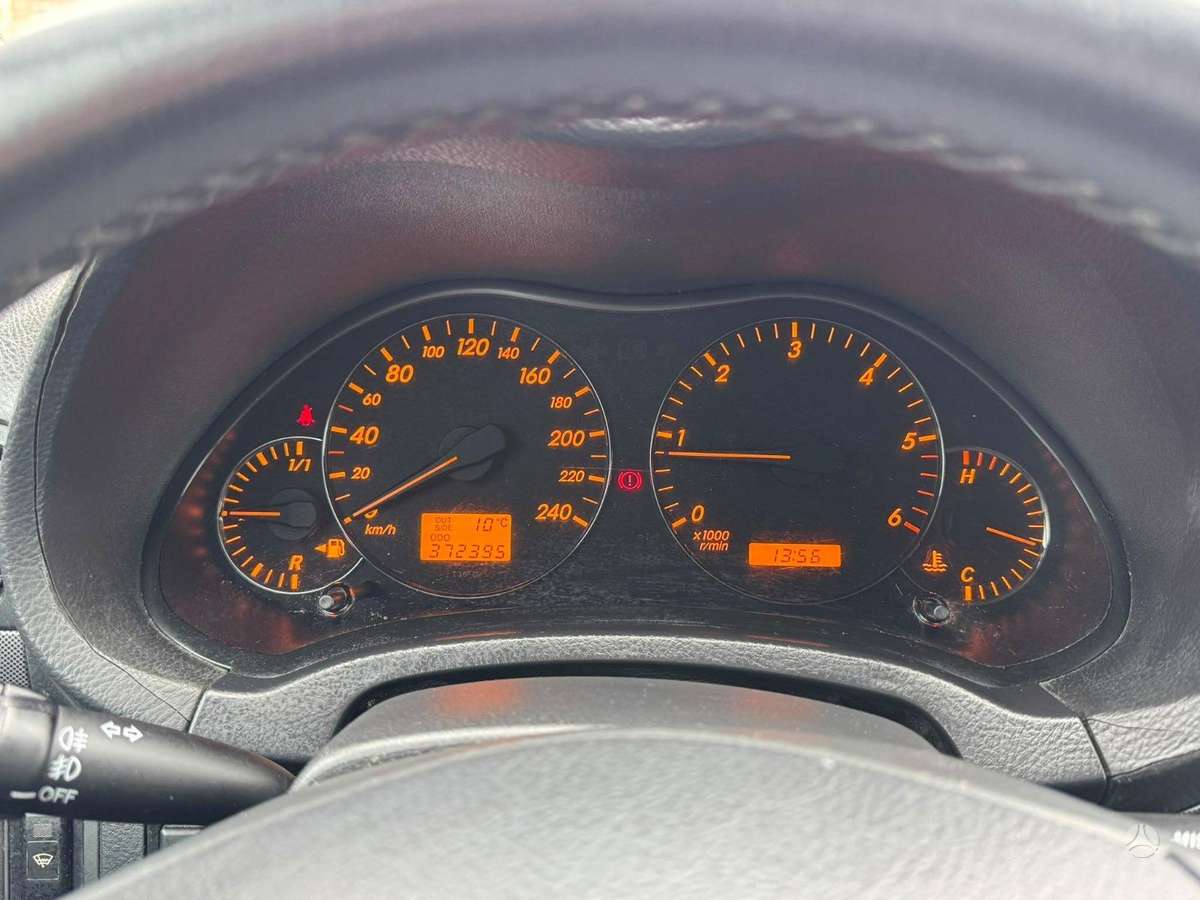 Toyota Avensis 2005 — photo 18