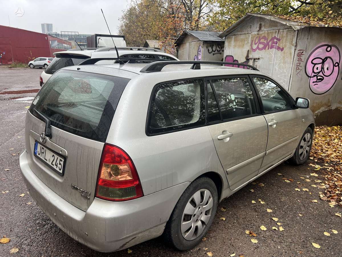 Toyota Corolla 2005 — rear view