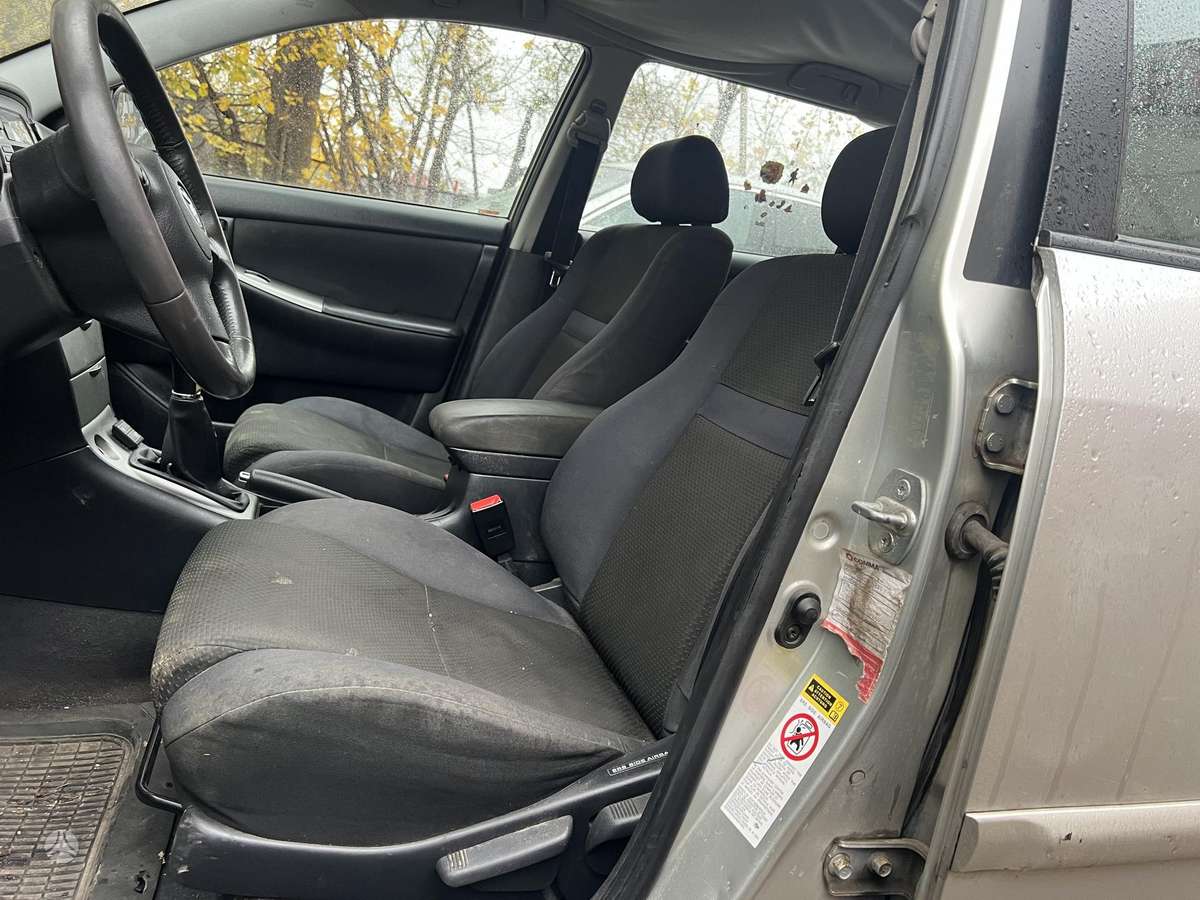 Toyota Corolla 2005 — photo 8