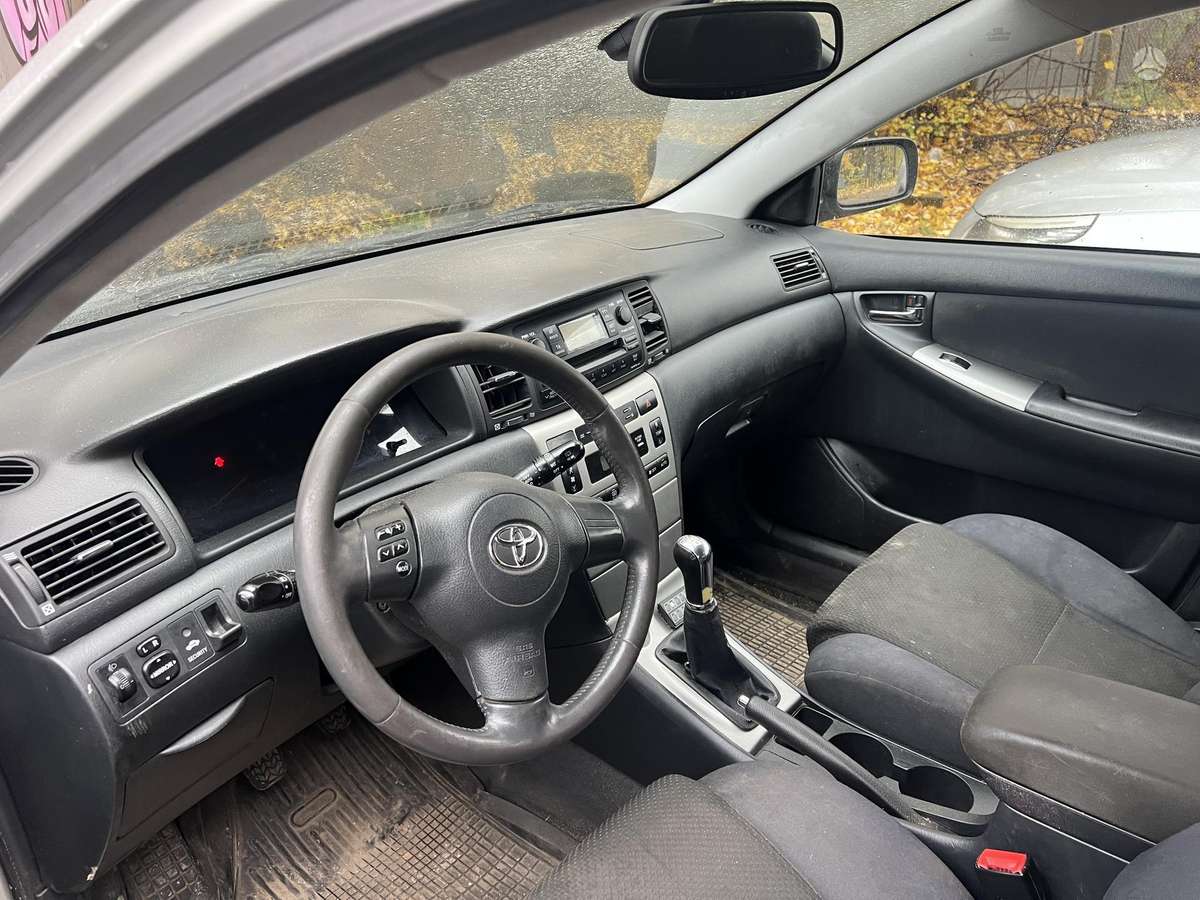 Toyota Corolla 2005 — photo 9