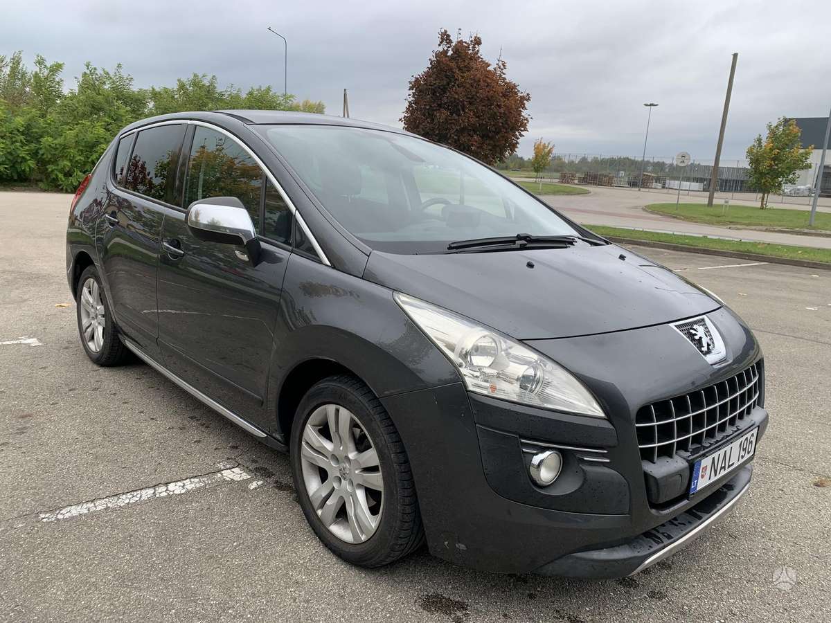 Peugeot 3008 2009 — салон