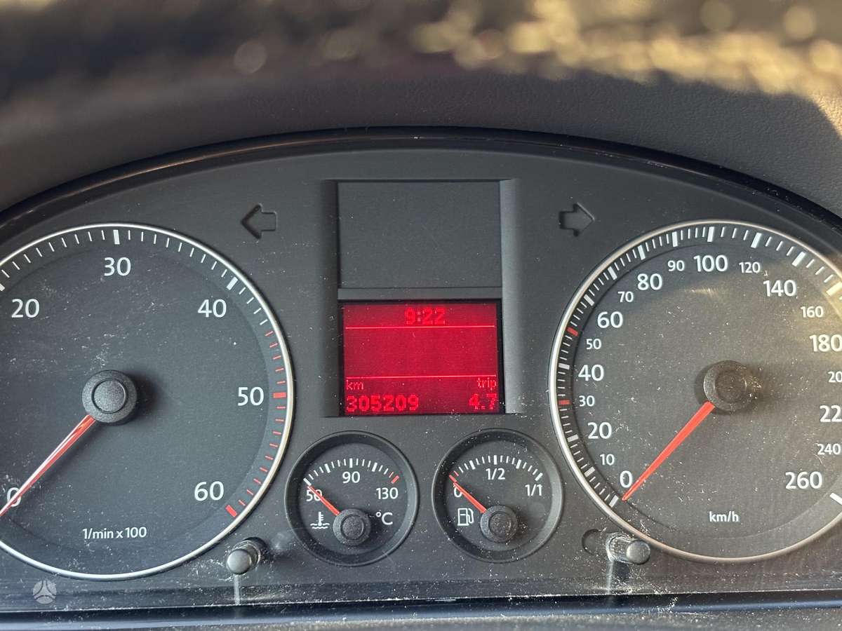 Volkswagen Touran 2007 — photo 10