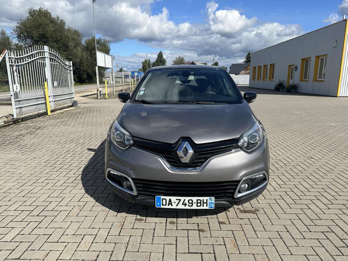 Renault Captur 2013 — rear view