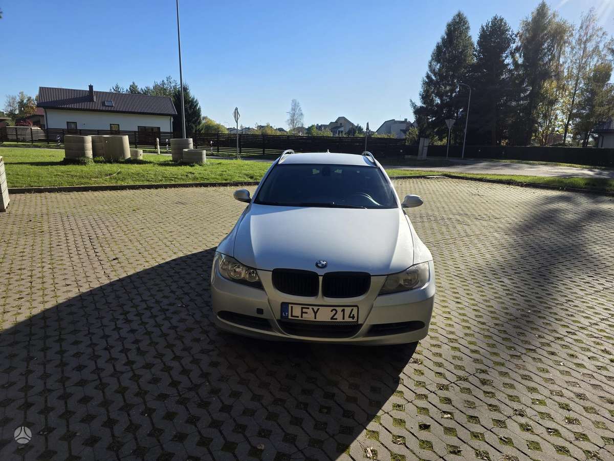 BMW 318 2008 — photo 7