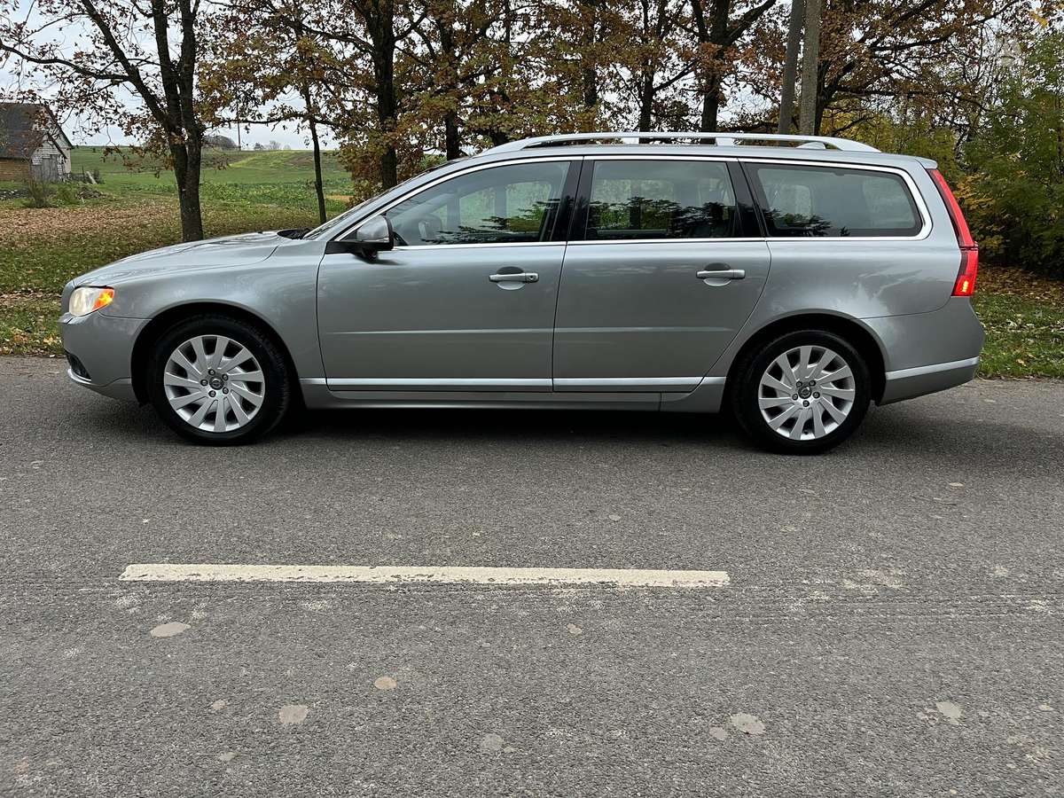 Volvo V70 2012 — vehicle for AFU Ukraine