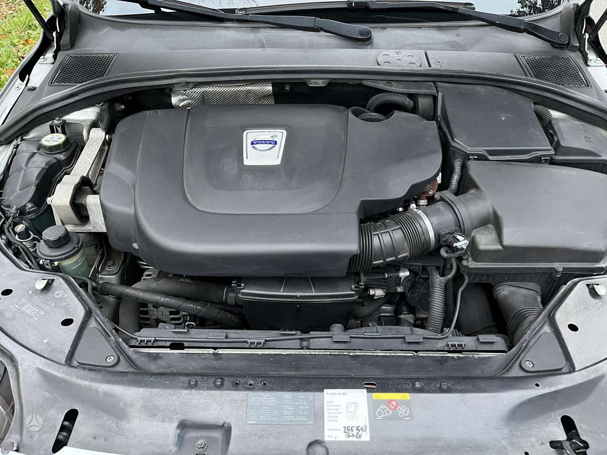 Volvo V70 2012 — photo 13