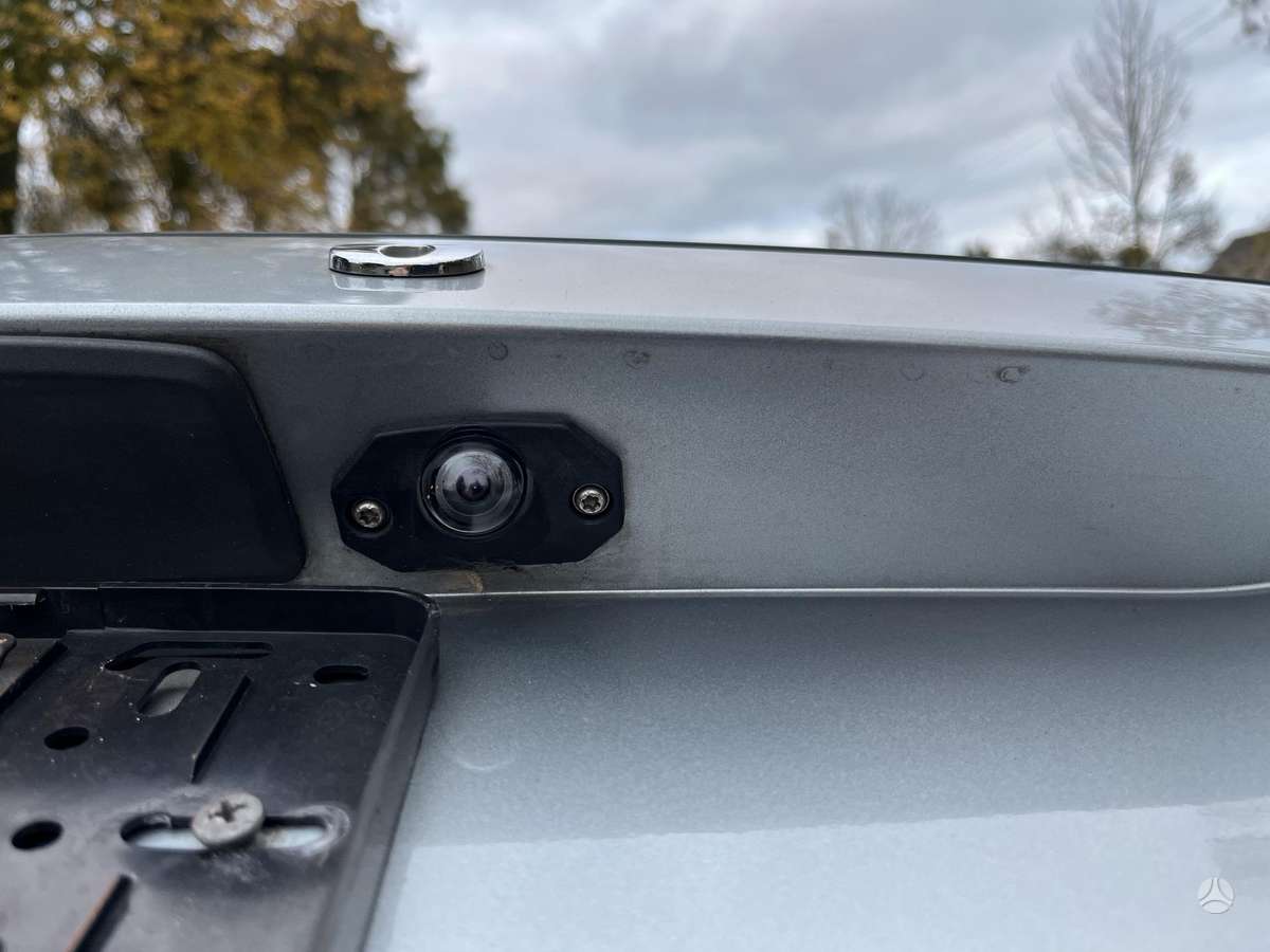 Volvo V70 2012 — photo 16
