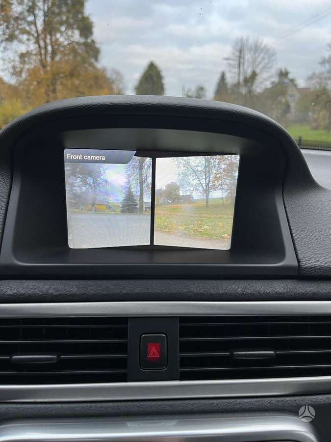 Volvo V70 2012 — photo 21