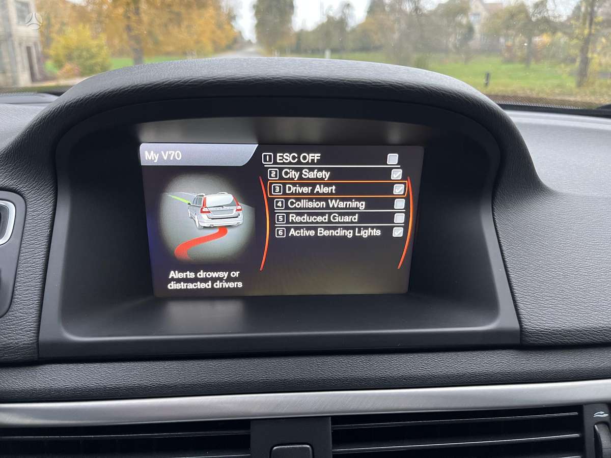 Volvo V70 2012 — photo 25