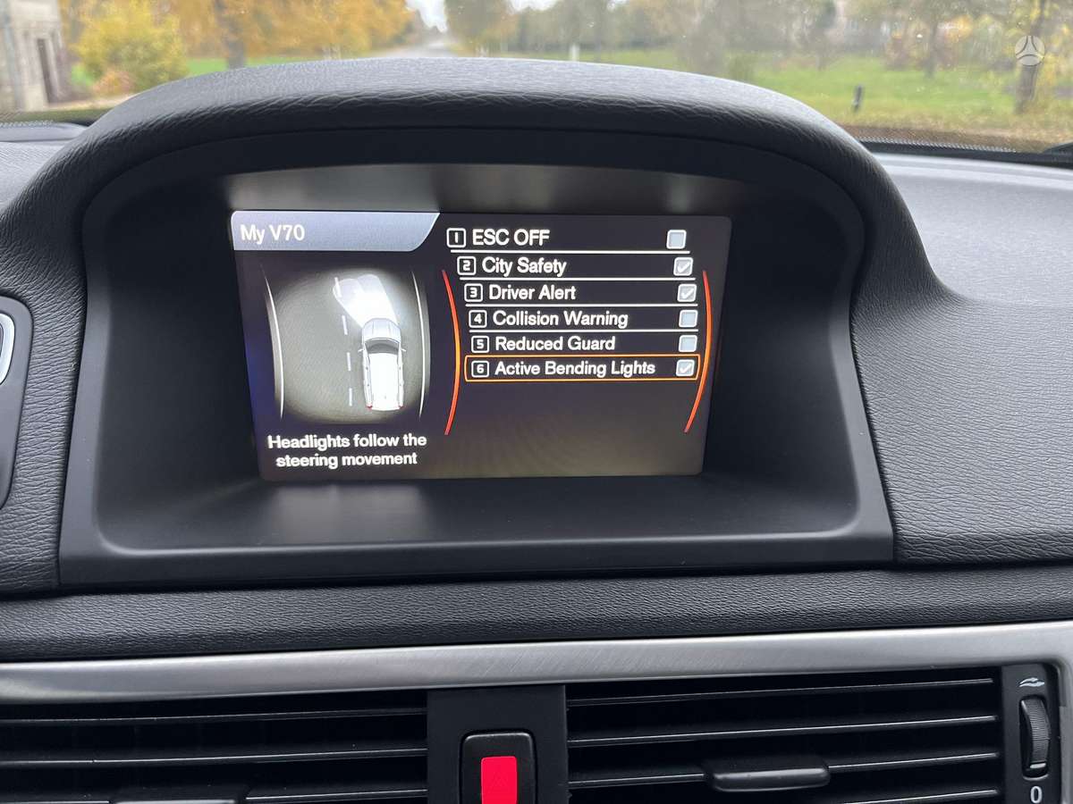 Volvo V70 2012 — photo 28