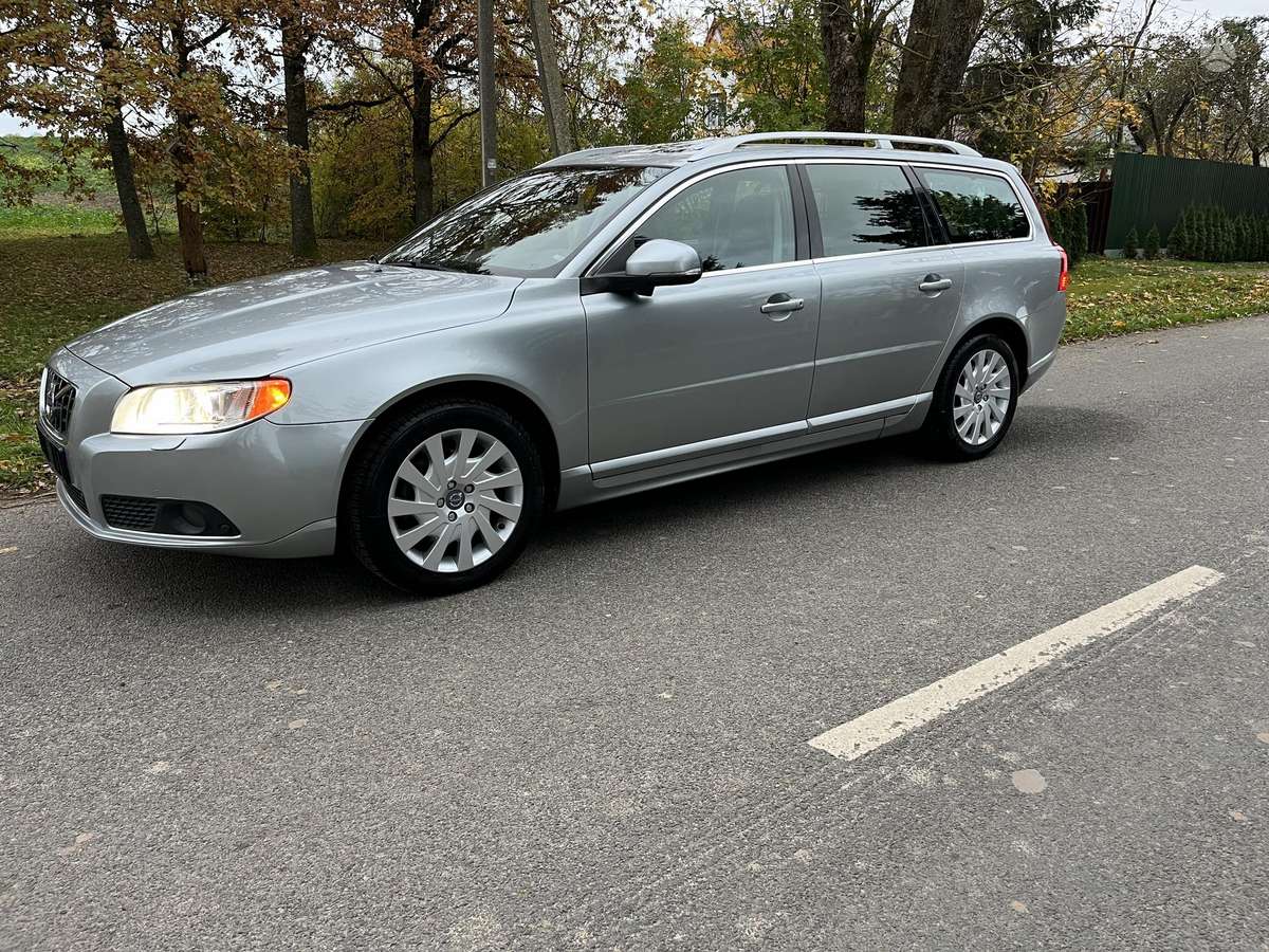 Volvo V70 2012 — photo 6