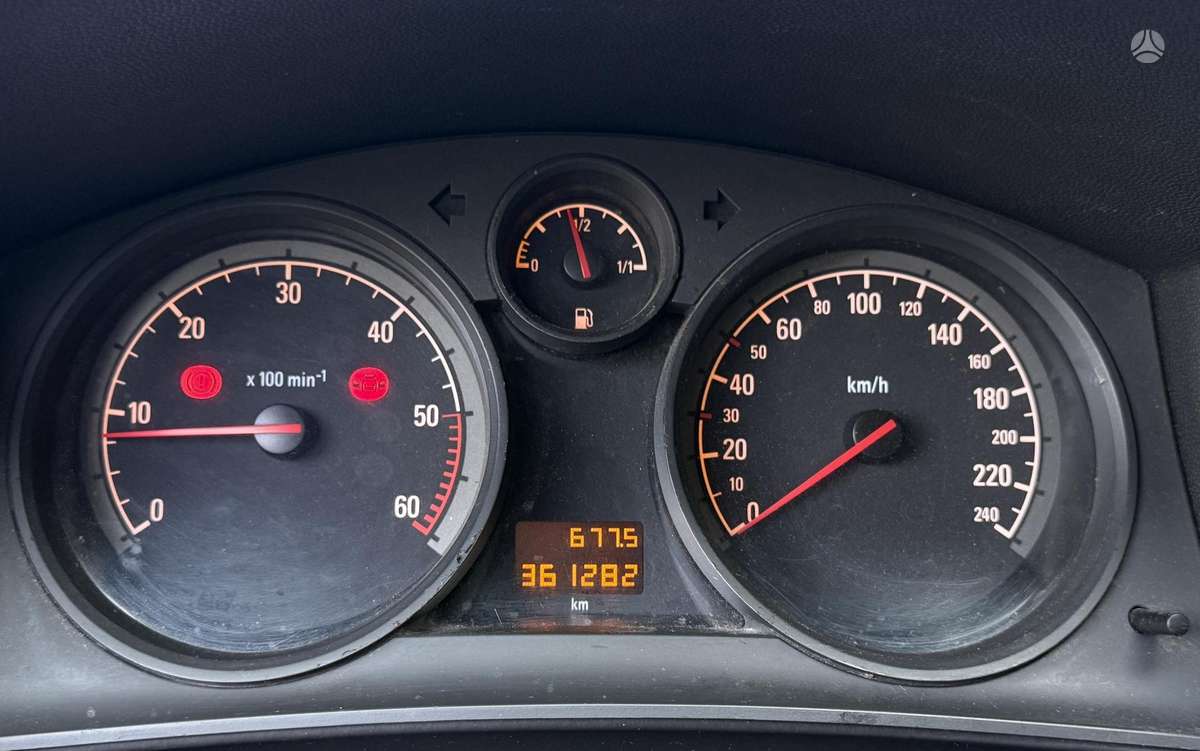 Opel Astra 2009 — photo 13