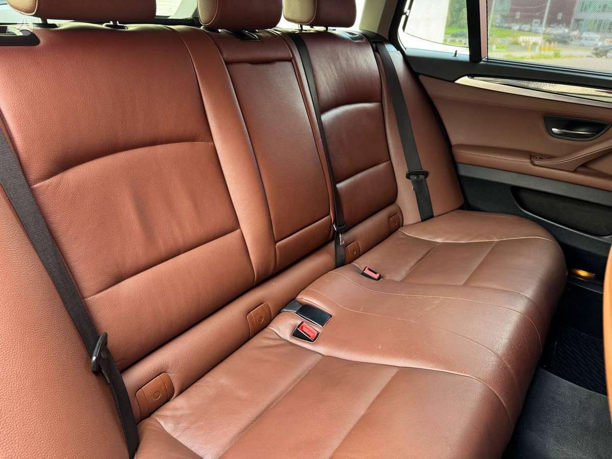 BMW 520 2012 — photo 16