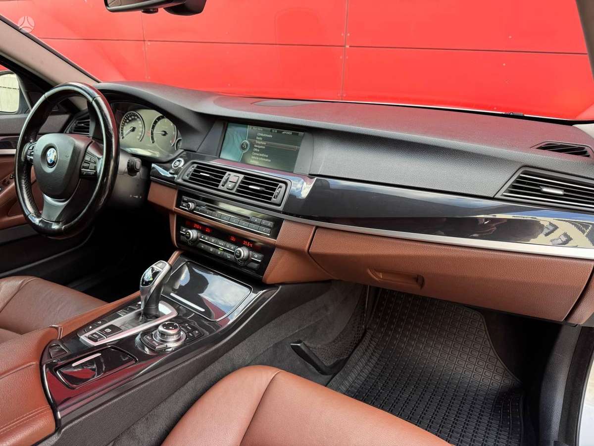 BMW 520 2012 — photo 17