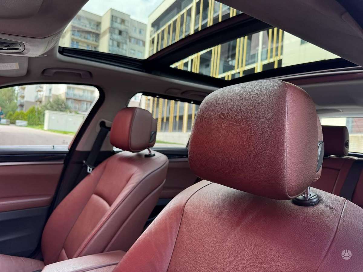 BMW 520 2012 — photo 18