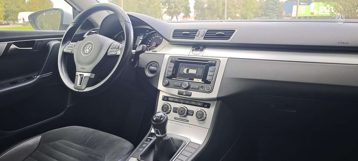 Volkswagen Passat 2014 — photo 12