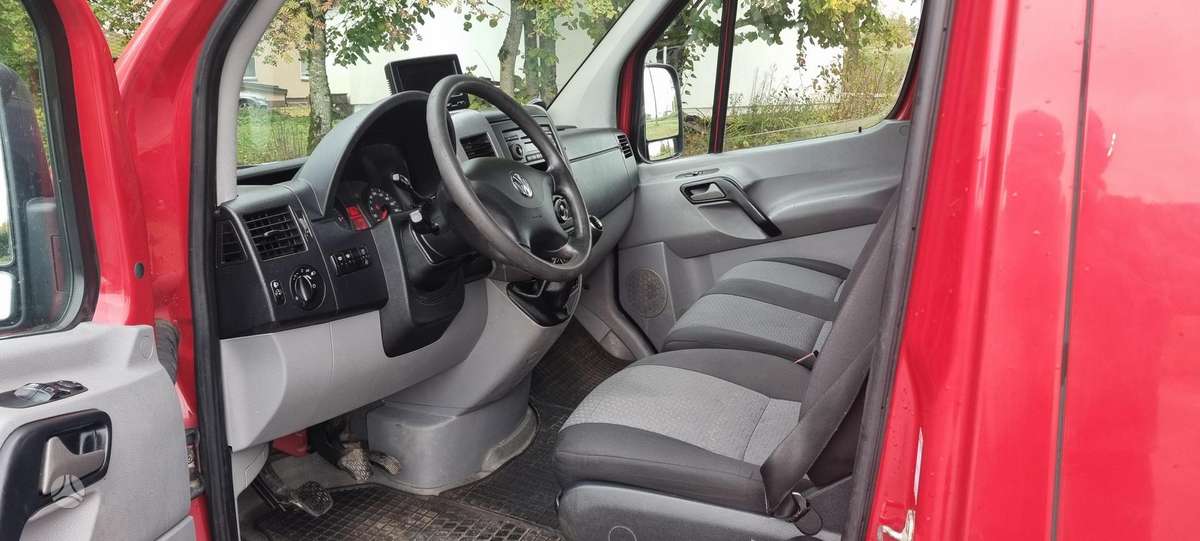 Volkswagen Crafter 2013 — photo 7