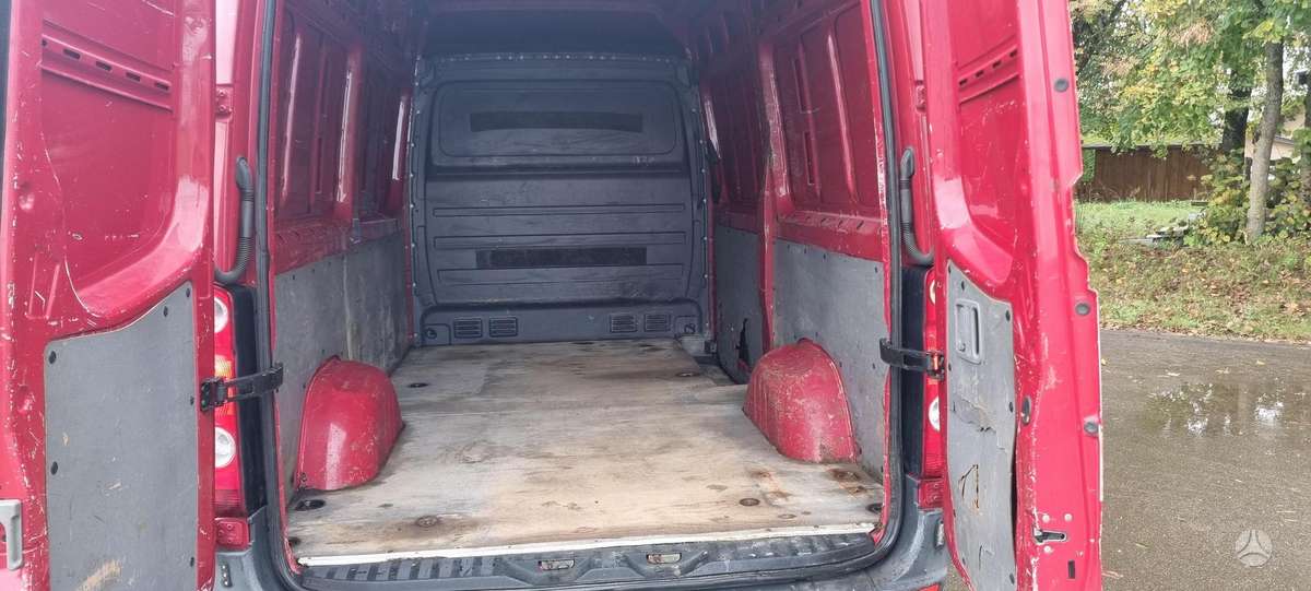Volkswagen Crafter 2013 — photo 9