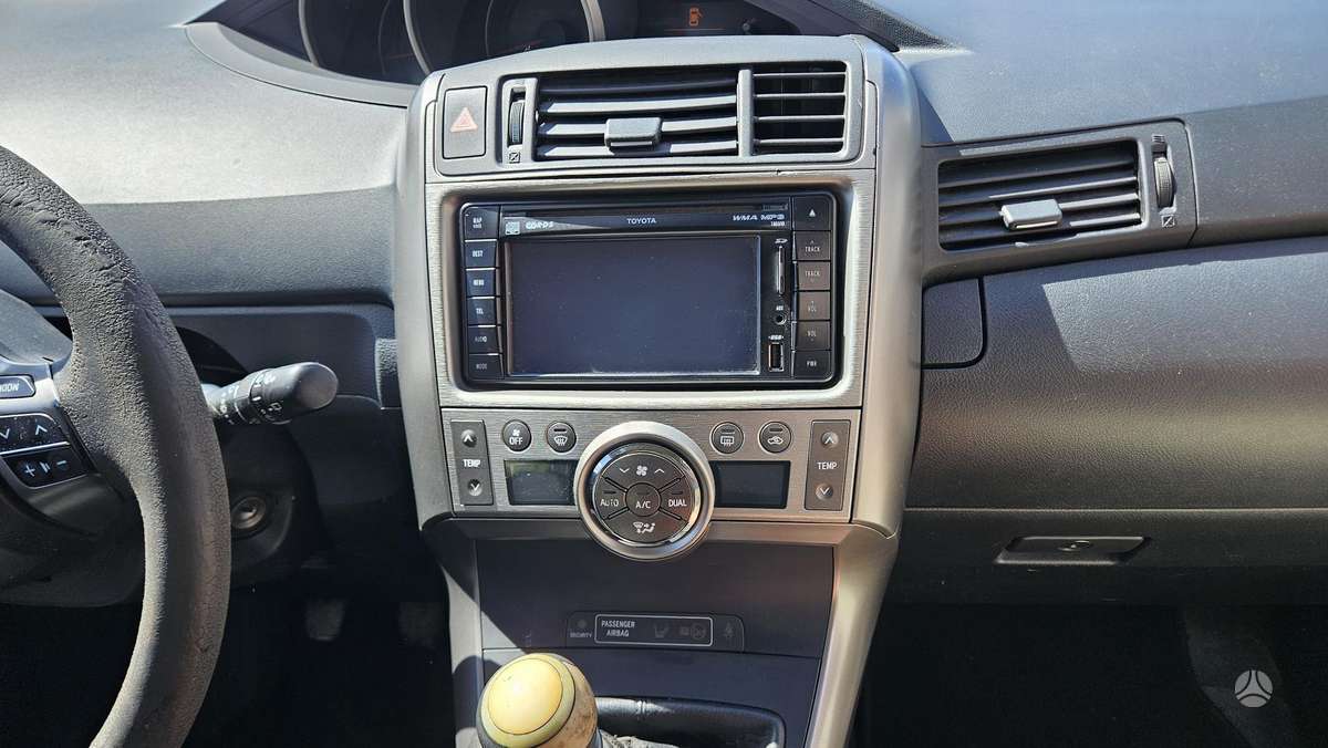Toyota Verso 2010 — photo 6