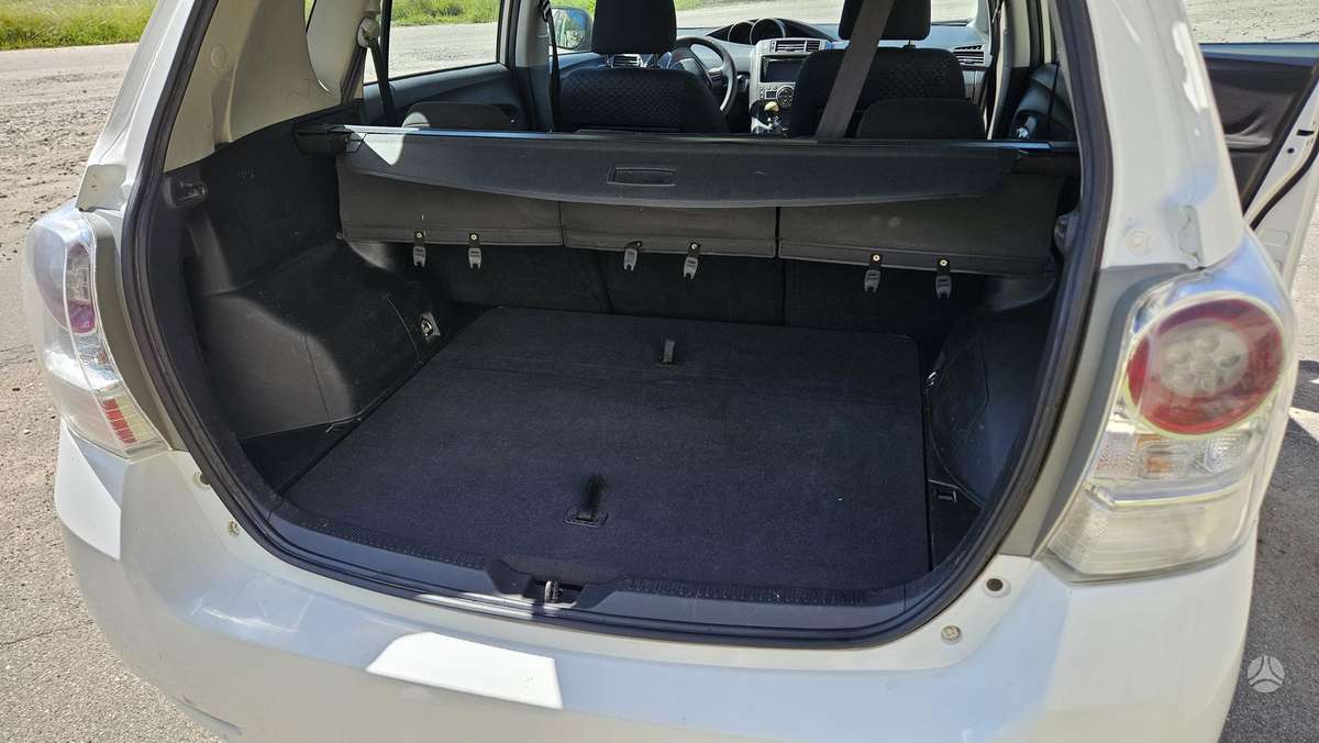 Toyota Verso 2010 — photo 7