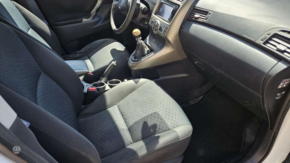 Toyota Verso 2010 — photo 9