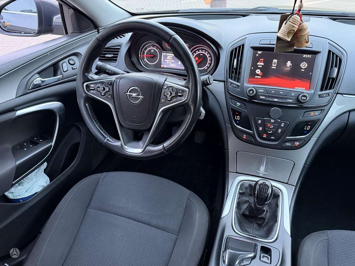 Opel Insignia 2014 — photo 14