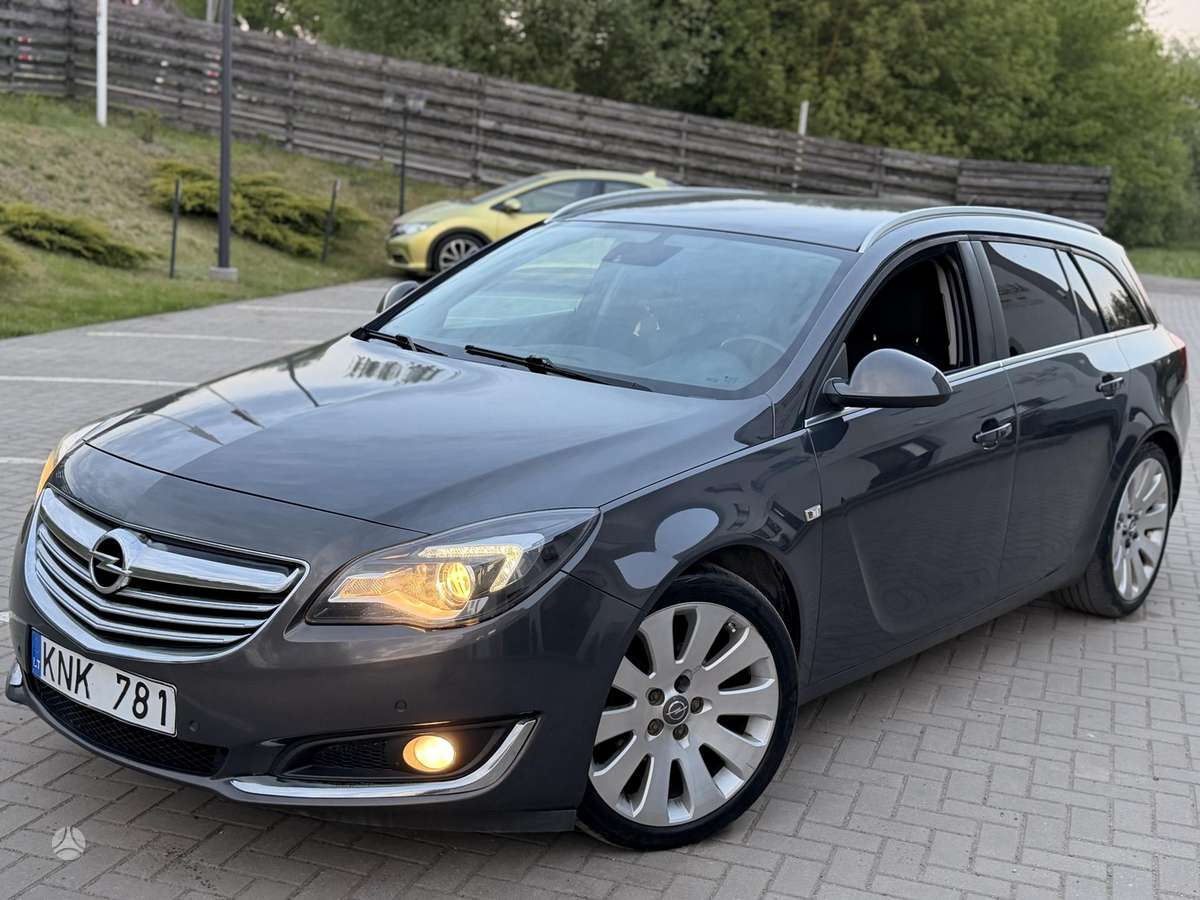 Opel Insignia 2014 — rear view