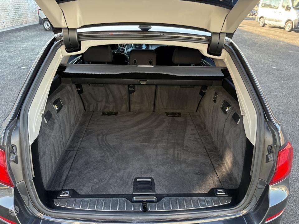 BMW 520 2012 — photo 11