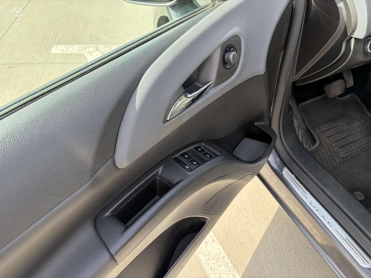 Opel Meriva 2012 — photo 11