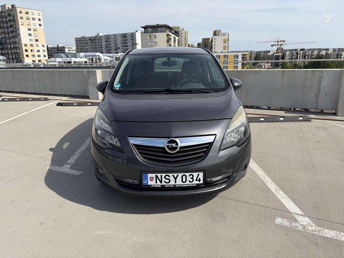 Opel Meriva 2012 — interior