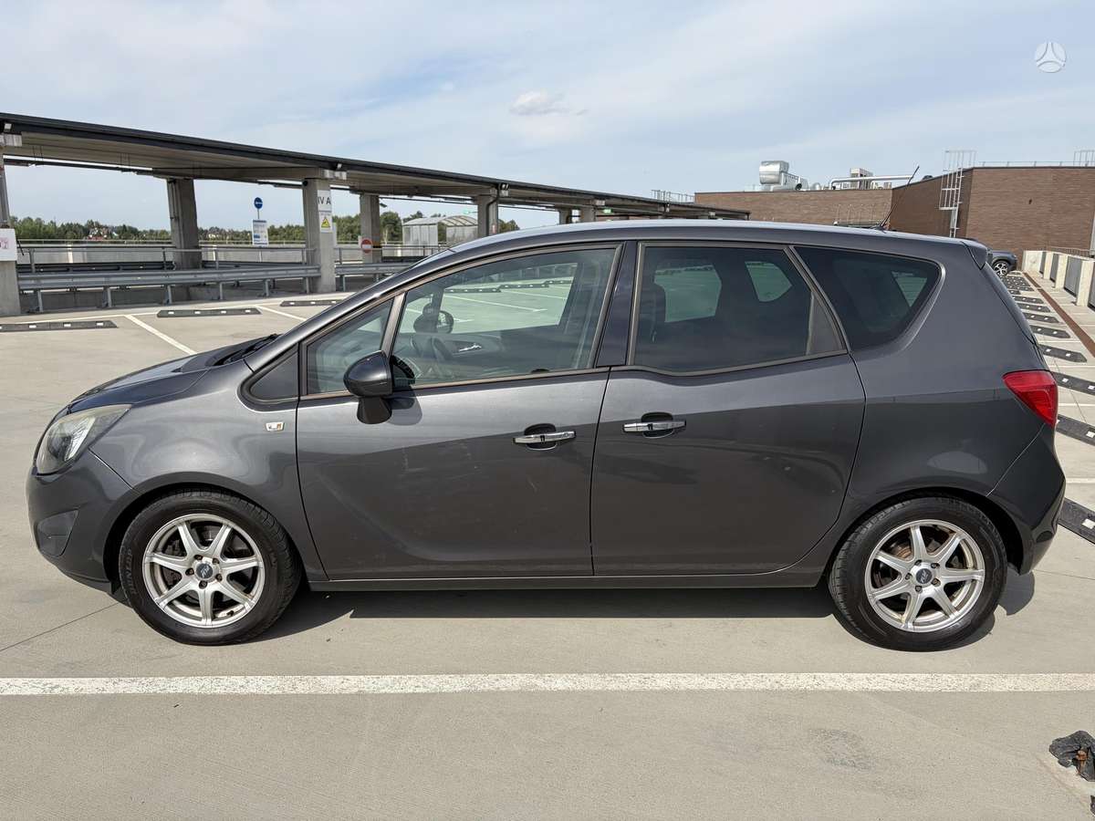 Opel Meriva 2012 — photo 6