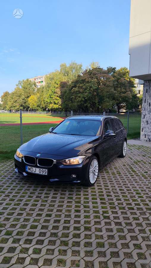 BMW 320 2013 — interior