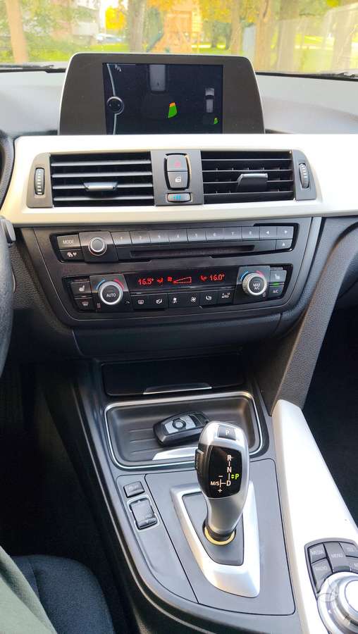 BMW 320 2013 — photo 8