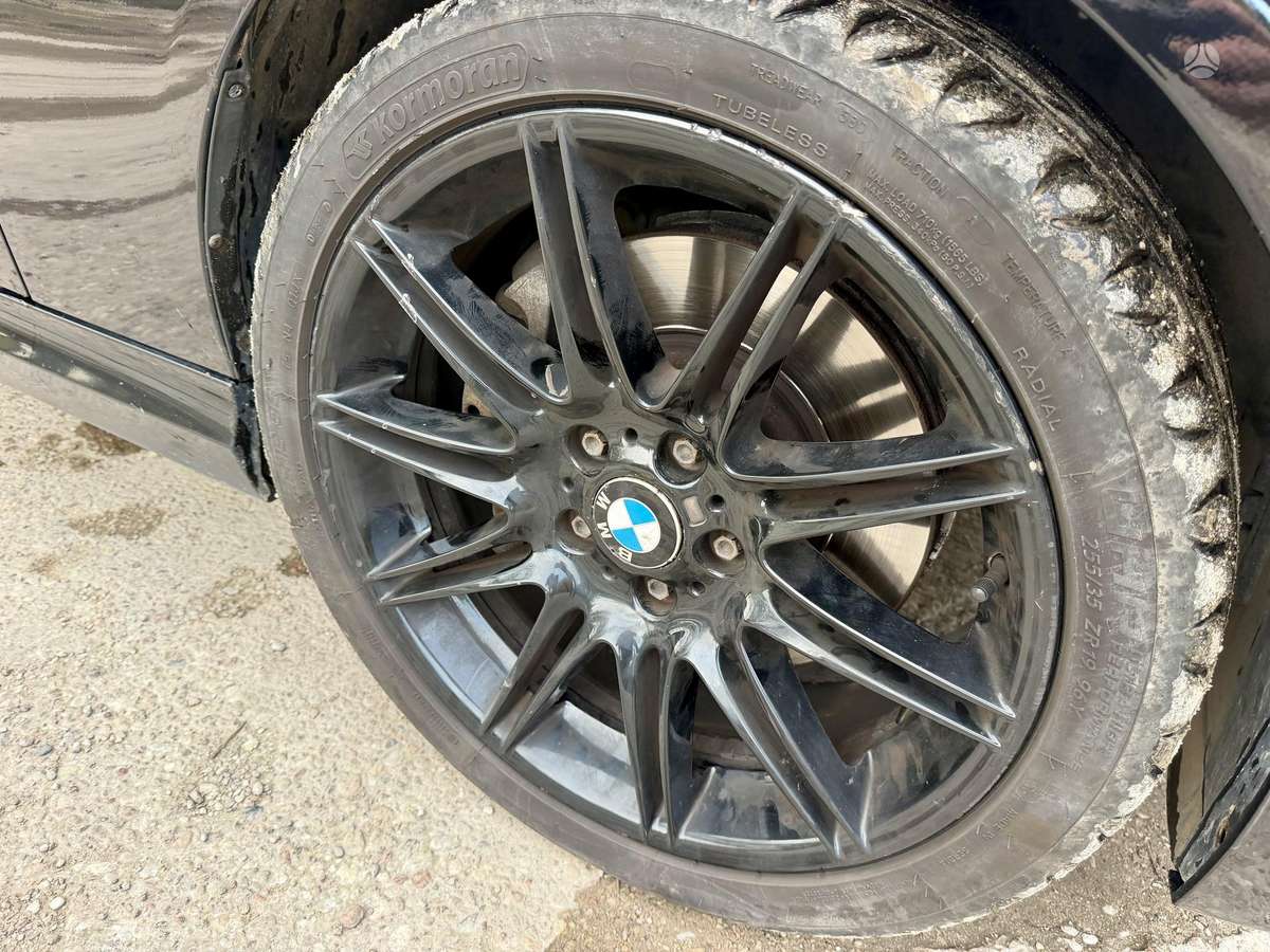 BMW 330 2010 — photo 10