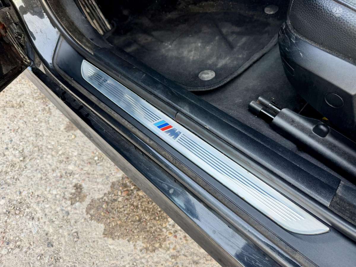 BMW 330 2010 — photo 17