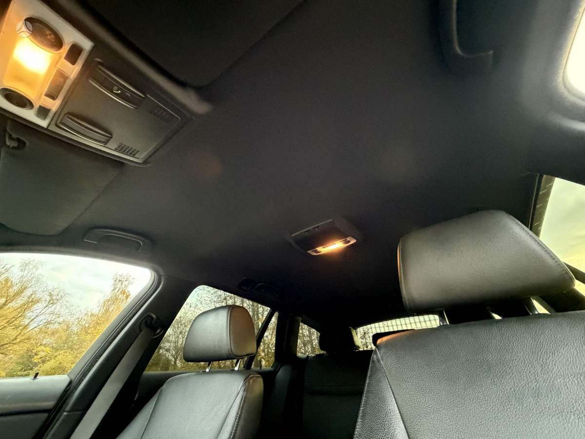 BMW 330 2010 — photo 23