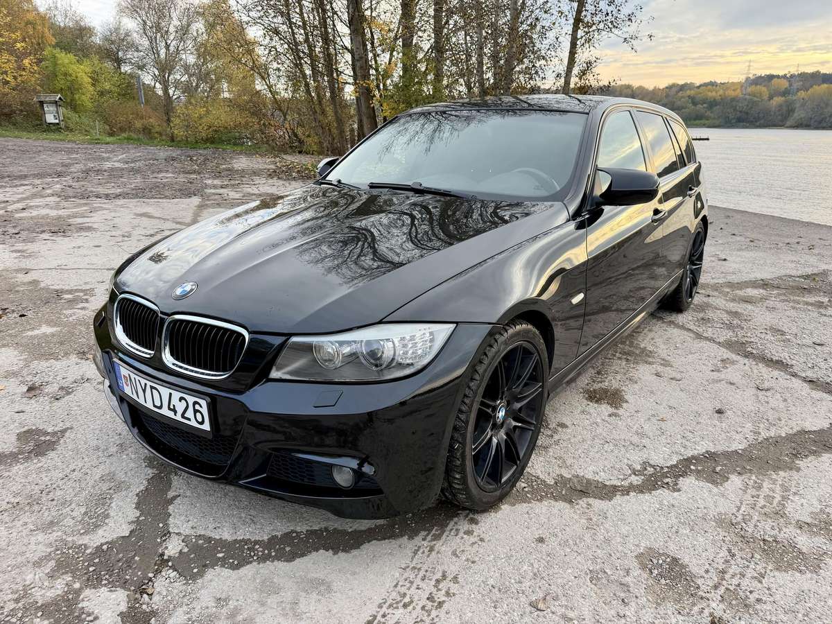 BMW 330 2010 — photo 8