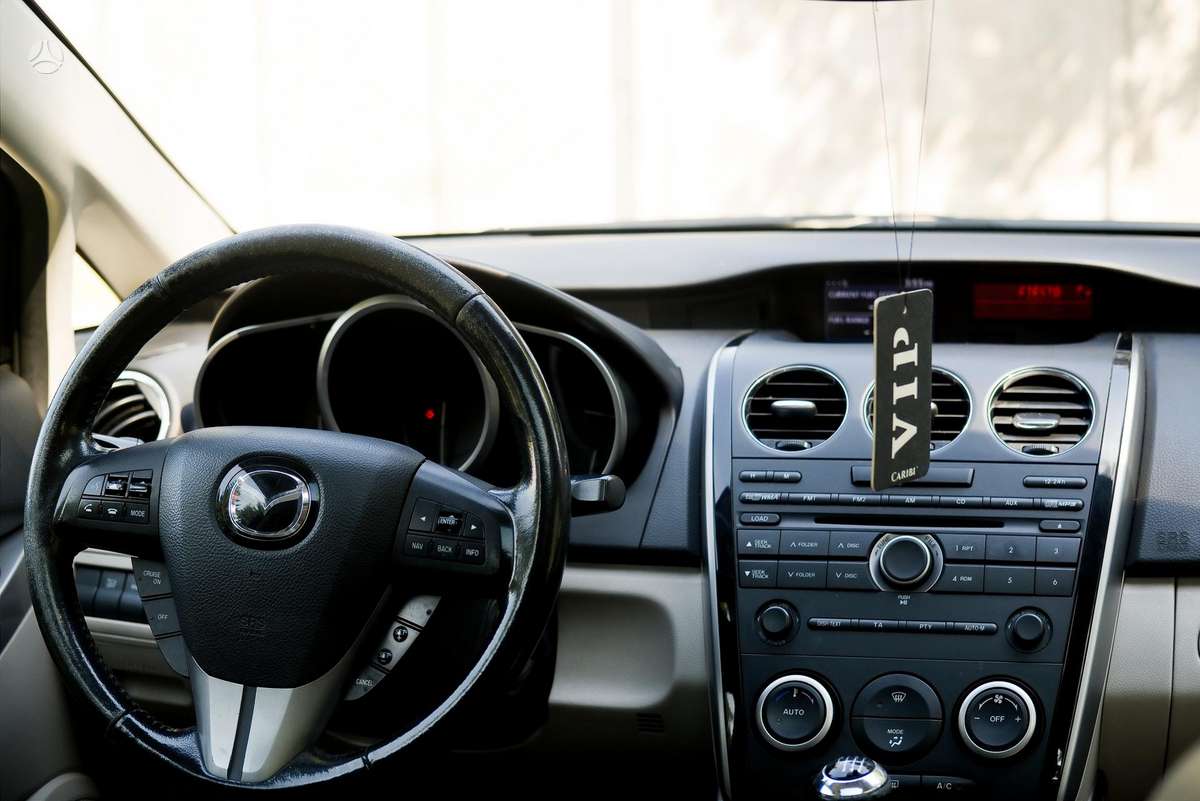 Mazda CX-7 2010 — interior
