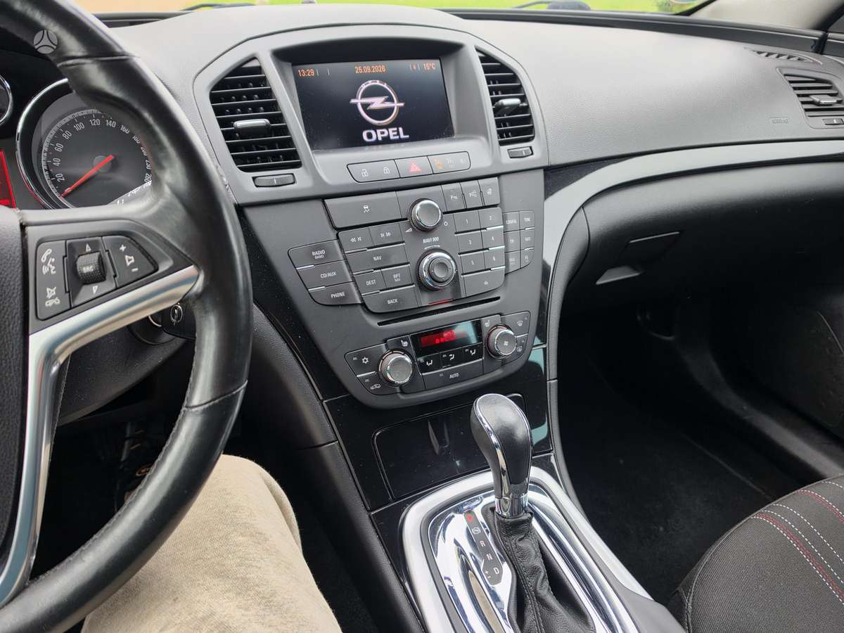 Opel Insignia 2012 — photo 13